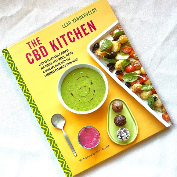 THE CBD KITCHEN Recipe Book- OVER 50 PLANT-BASED CBD/HEMP Food, Skincare RECIPES - Picture 1 of 15